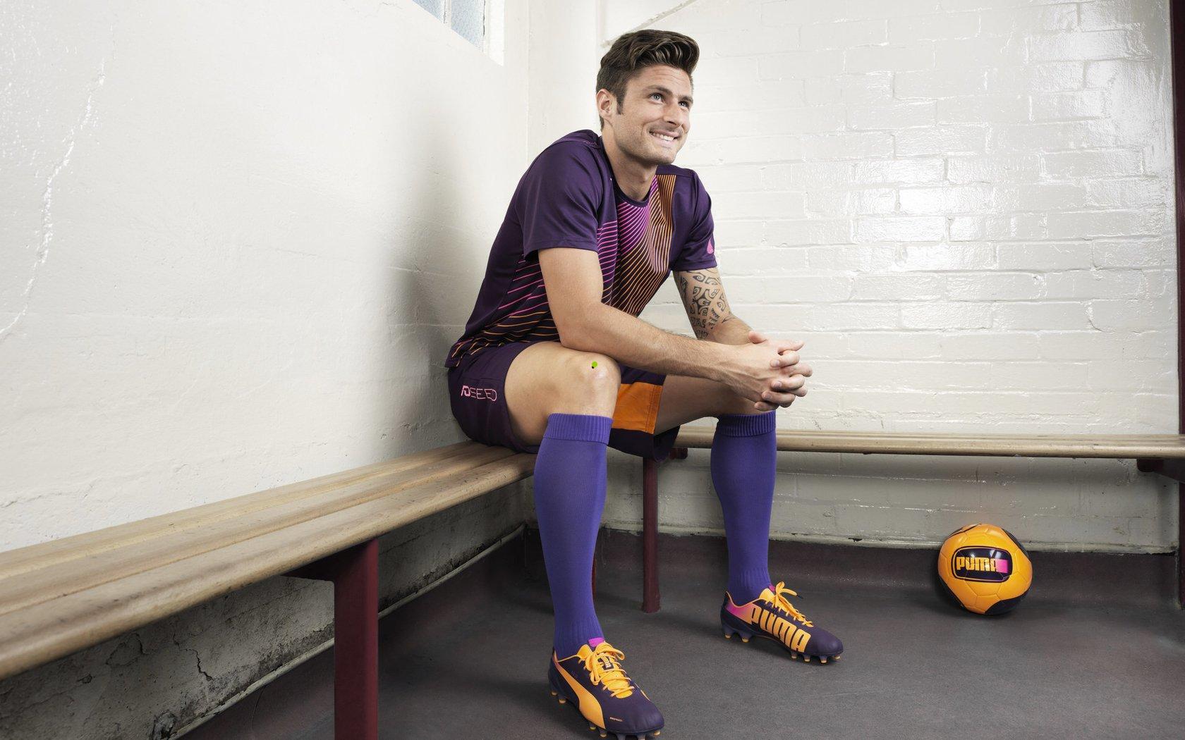 何塞赛后深情赞扬队员，恶劣条件下夺得胜利凸显团队不屈精神